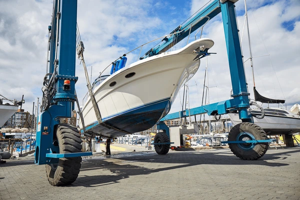 boatlift lifting transporting boat boatyard 600nw 1715588581